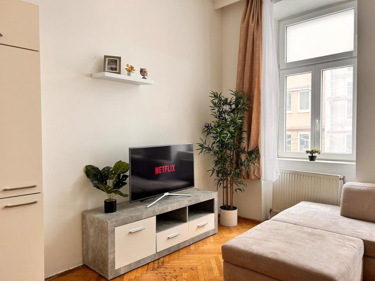 Spacious Central 4-Room Suite For 6 - Near Subway Vienne Extérieur photo